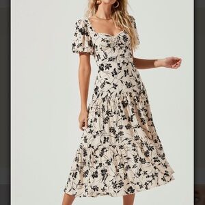 NWOT ASTR Baldwin Floral Puff Sleeve Midi Dress